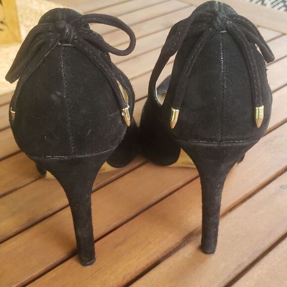 VINCE Camuto Heels With Bows - Picture 5 of 11